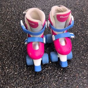 Little girls size adjustable roller skates